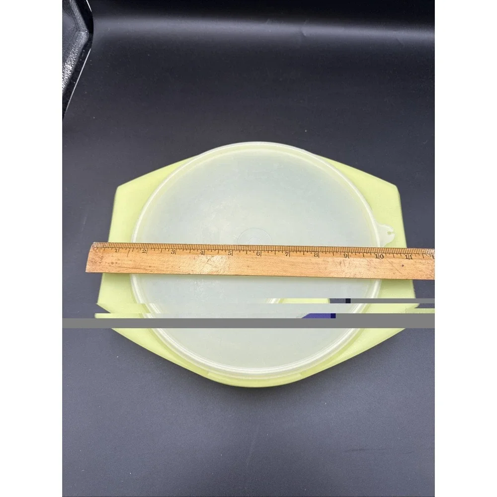 Tupperware‎ Vintage Bowl #786-2 With Seal Lid #230 Yellow